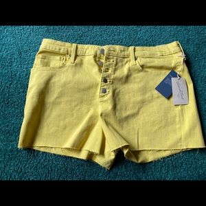 Women’s Universal Thread yellow shorts NWT